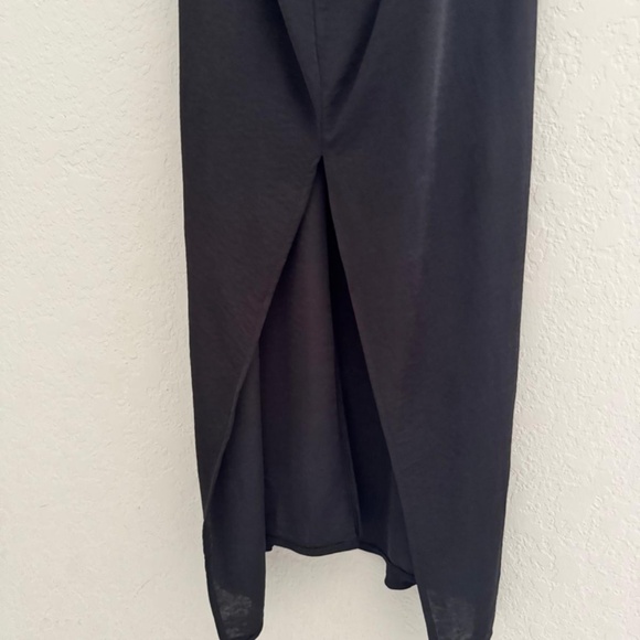 Black dress - Picture 5 of 6